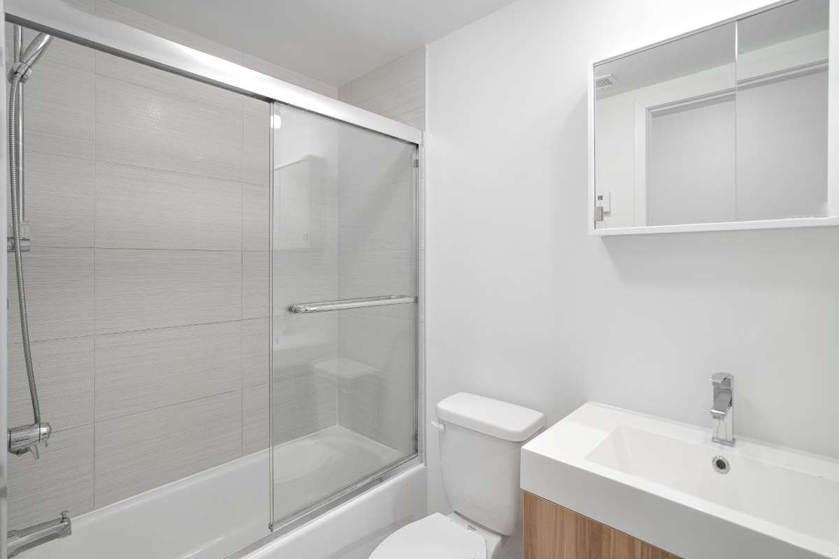 Junior 1 bedroom Apartments for rent in Cote-des-Neiges at The Quartz - Photo 08 - RentersPages – L417048
