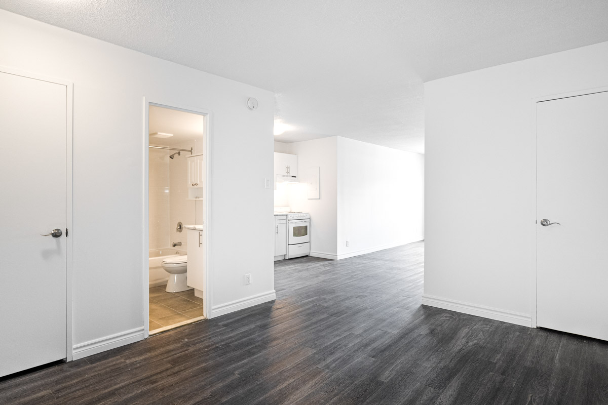2 bedroom Apartments for rent in Montreal (Downtown) at Tadoussac - Photo 08 - RentersPages – L416307