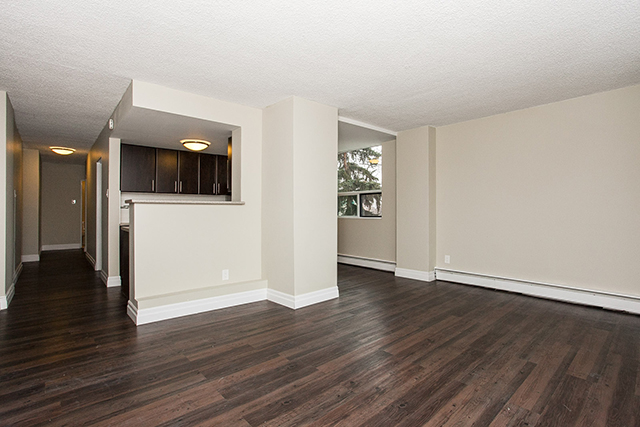 Studio / Bachelor Apartments for rent in Edmonton at Grandin Tower - Photo 08 - RentersPages – L395701