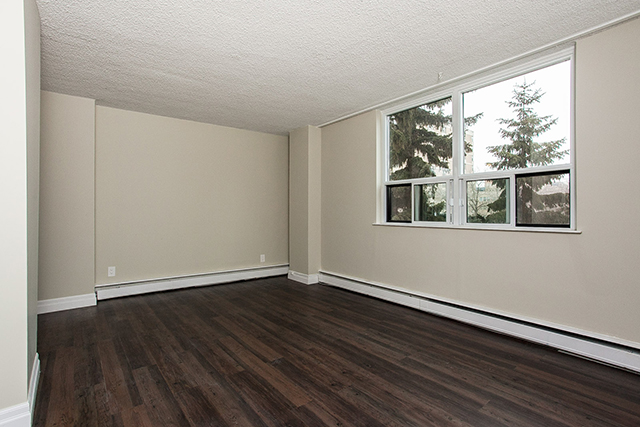 Studio / Bachelor Apartments for rent in Edmonton at Grandin Tower - Photo 06 - RentersPages – L395701