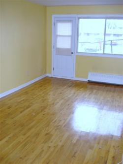 1 bedroom Apartments for rent in St. Leonard at Parkview Realties - Photo 05 - RentersPages – L641