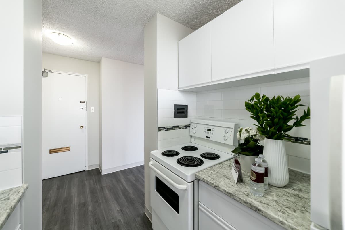 Studio / Bachelor Apartments for rent in Edmonton at Garneau Towers - Photo 09 - RentersPages – L416121