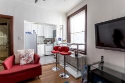 furnished 3 bedroom Apartments for rent in Cote-des-Neiges at 2219-2229 Edouard-Montpetit - Photo 01 - RentersPages – L1879