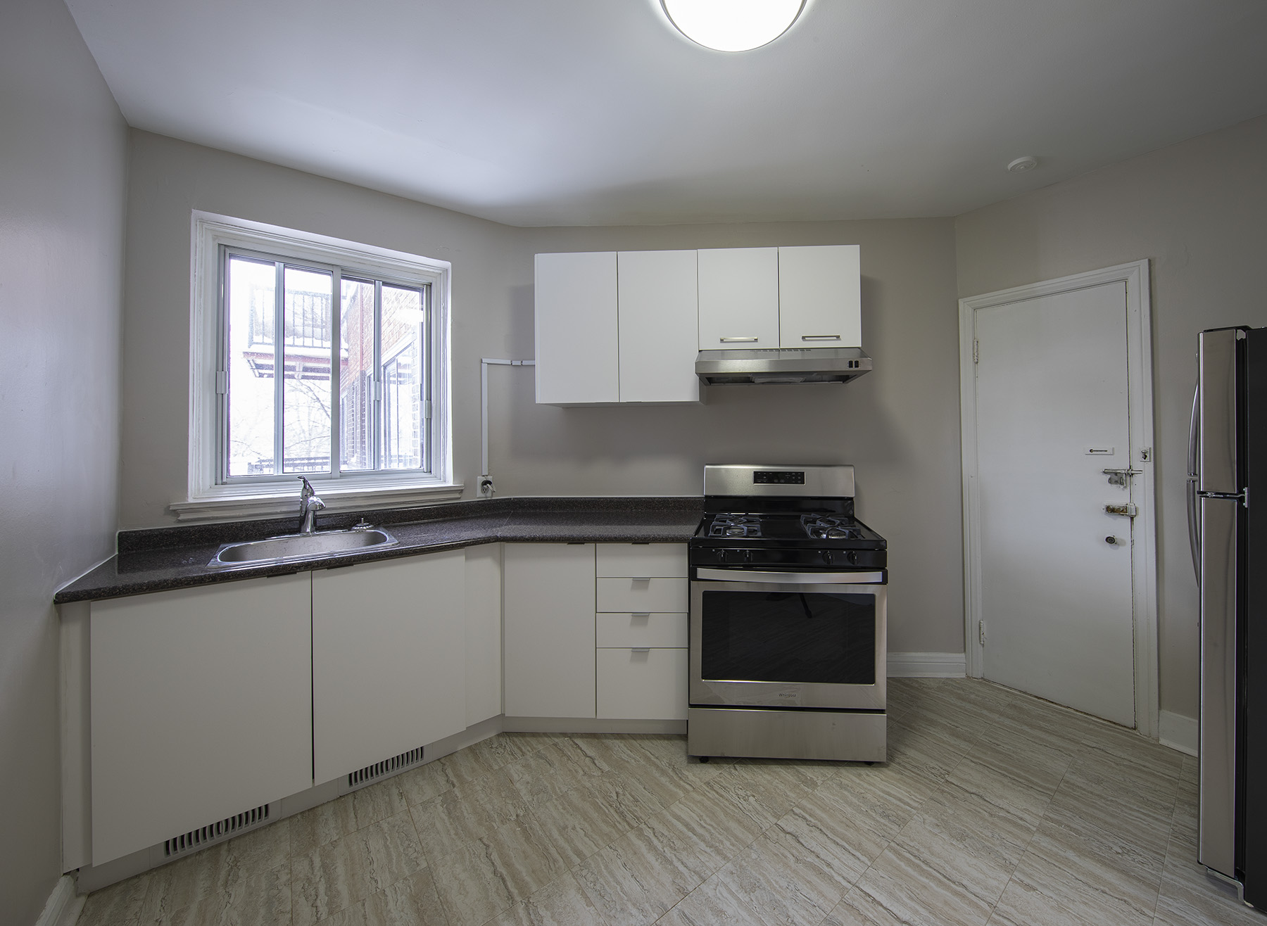 2 bedroom Apartments for rent in Notre-Dame-de-Grace at 6325 Somerled - Photo 10 - RentersPages – L401540