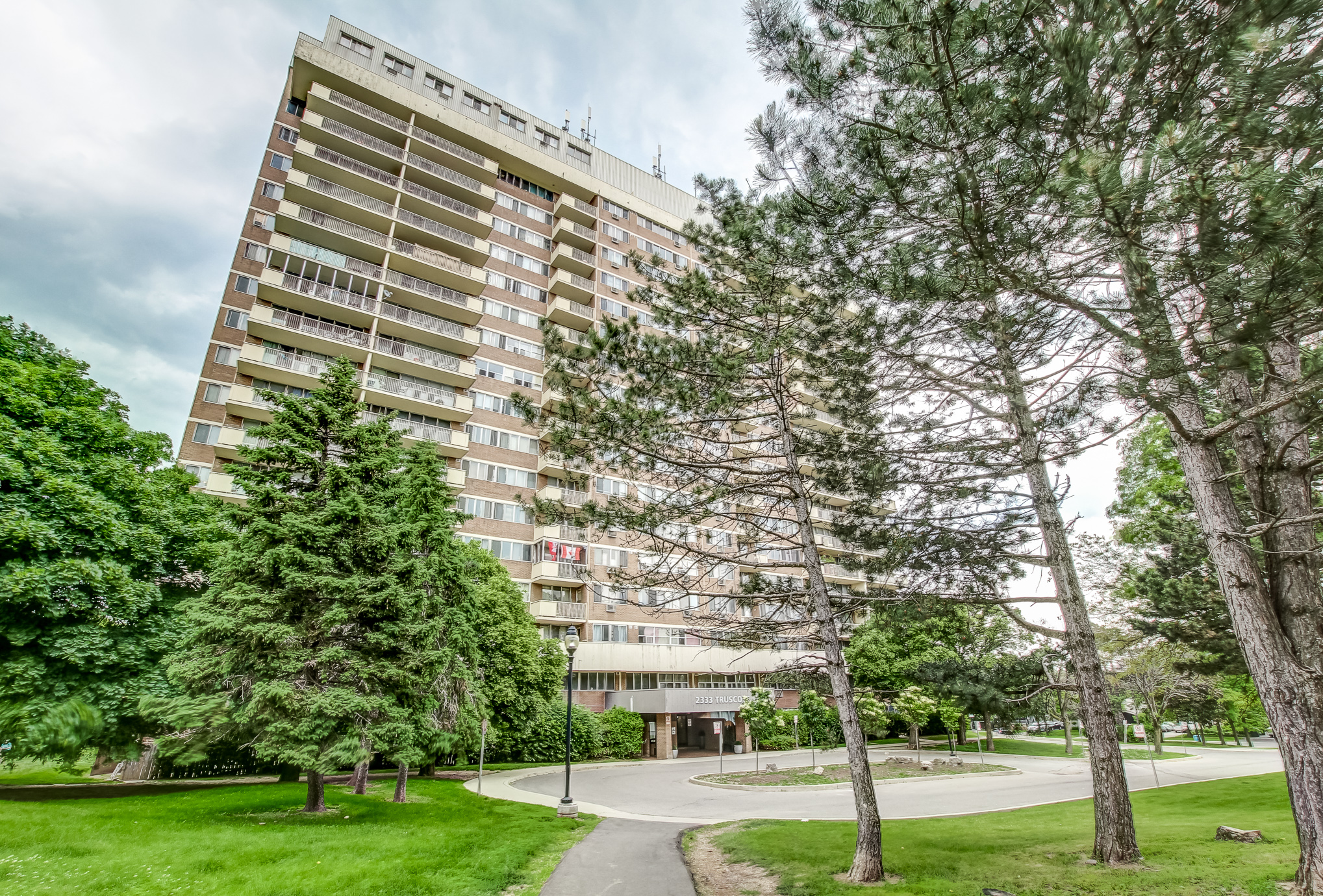 1 bedroom Apartments for rent in Mississauga at Park Royal Village - Photo 10 - RentersPages – L414764